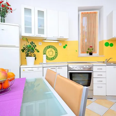 My Istarska سبليت